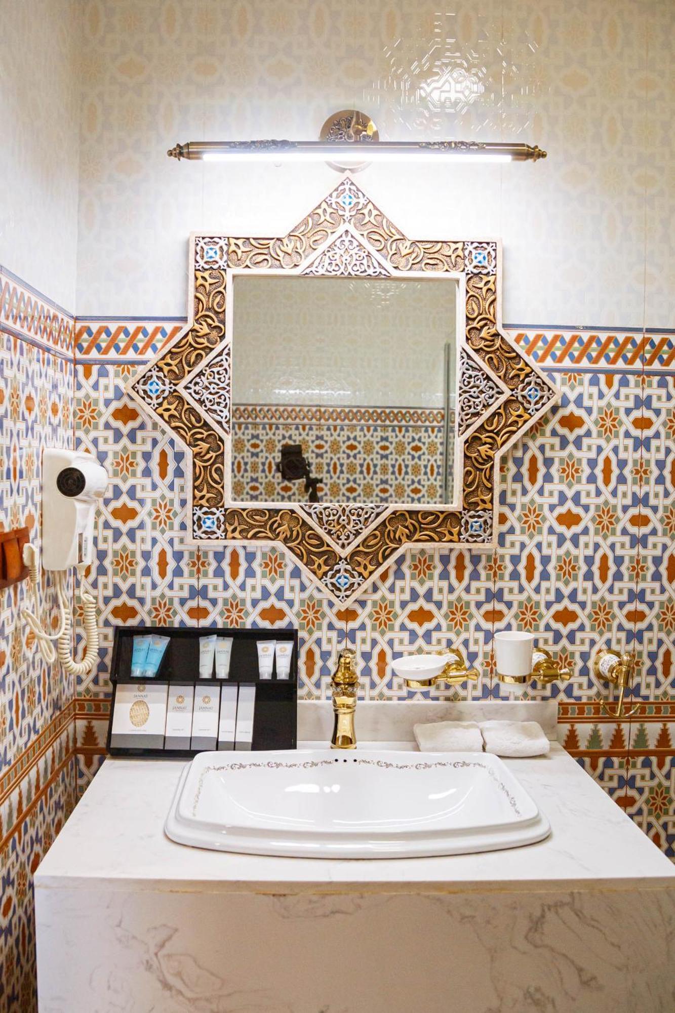 Jannat Resort Osh Room photo
